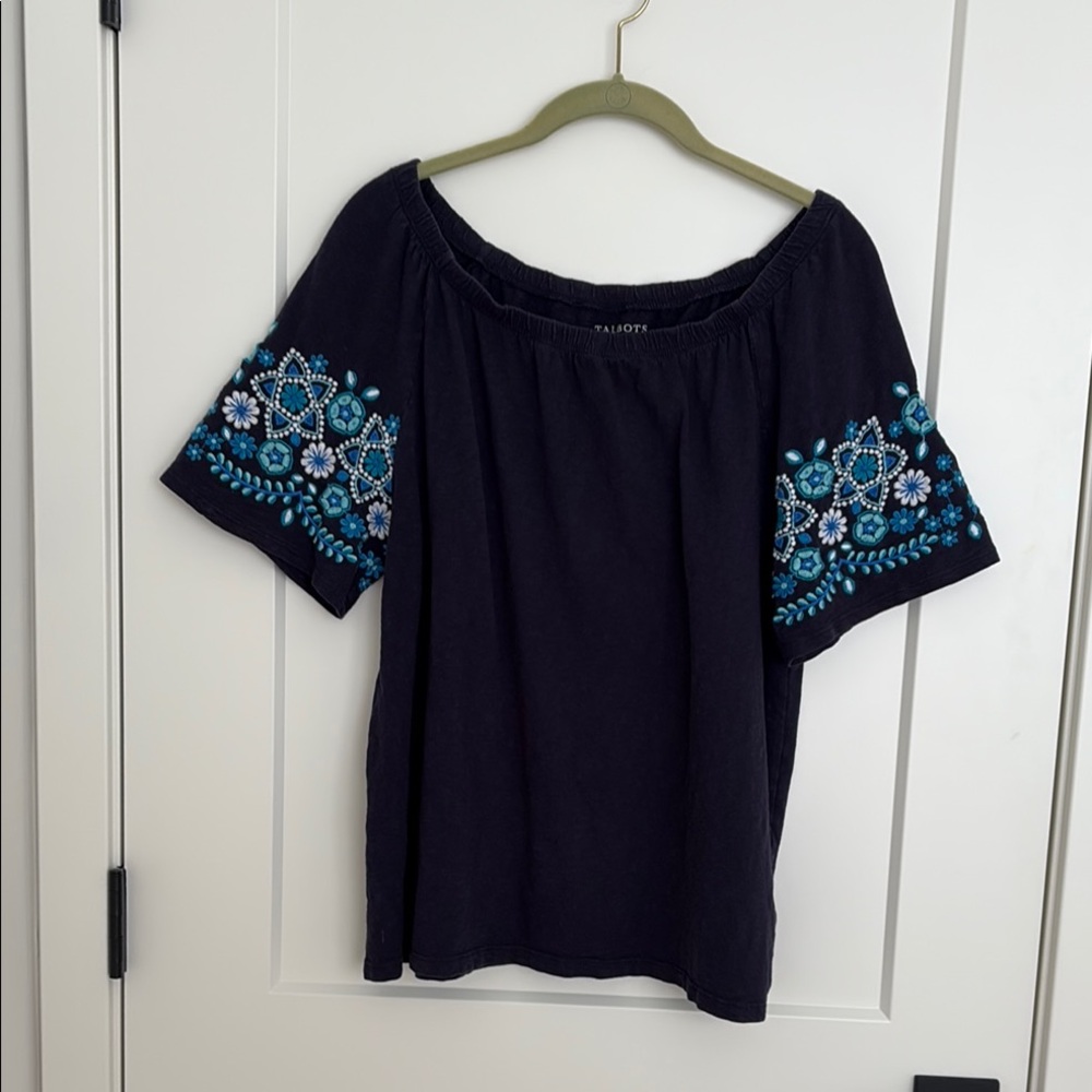Talbots size L 100% cotton knit shirt with embroidered sleeves
